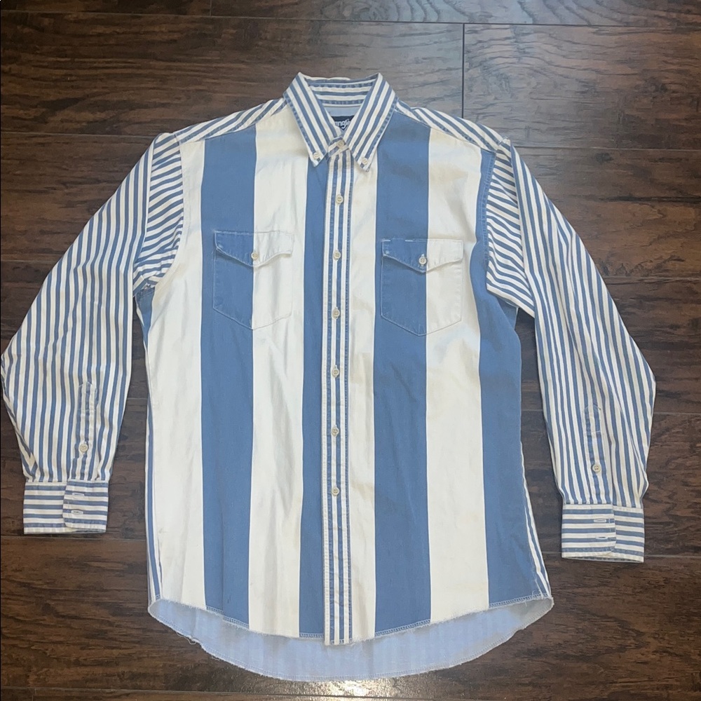 Vintage Wrangler Men's Blue and White Striped Button Down Shirt